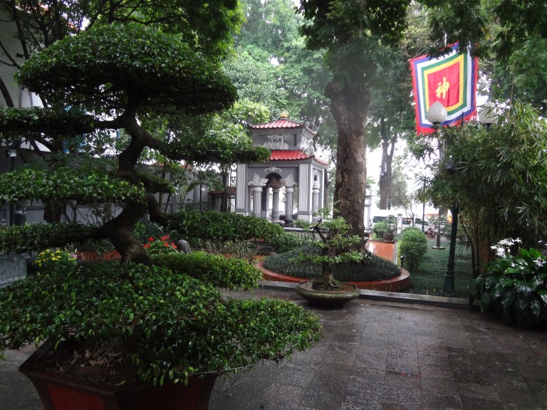 1 Hanoi Monument of King Le Thai Lo